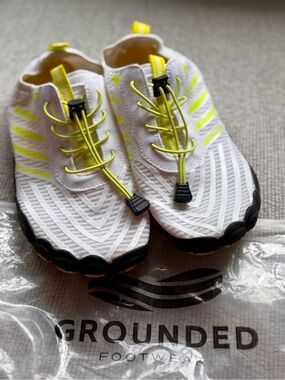 Men’s 9.5/ Women’s 11 White & Yellow Swim Sneakers